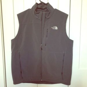 Men’s north face shell vest